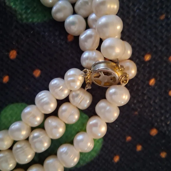 Elegant Vintage Pearl Short Necklace - Picture 2 of 2